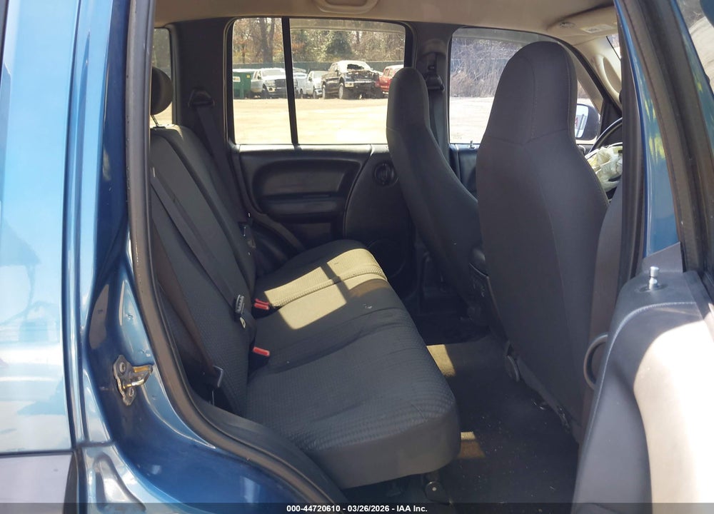 2004 JEEP LIBERTY SPORT VIN: 1J4GL48K54W268512