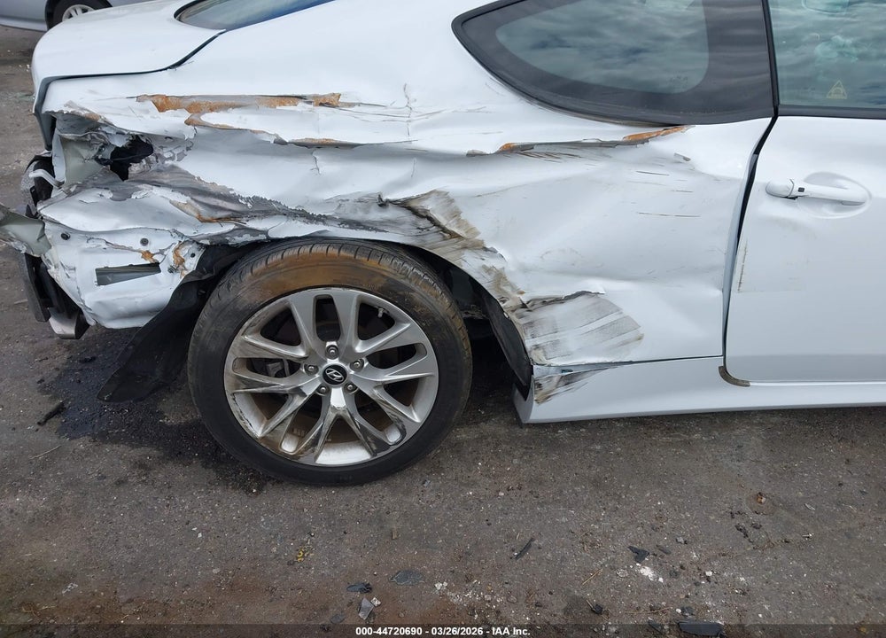 2016 HYUNDAI GENESIS VIN: KMHHT6KJ7GU134795