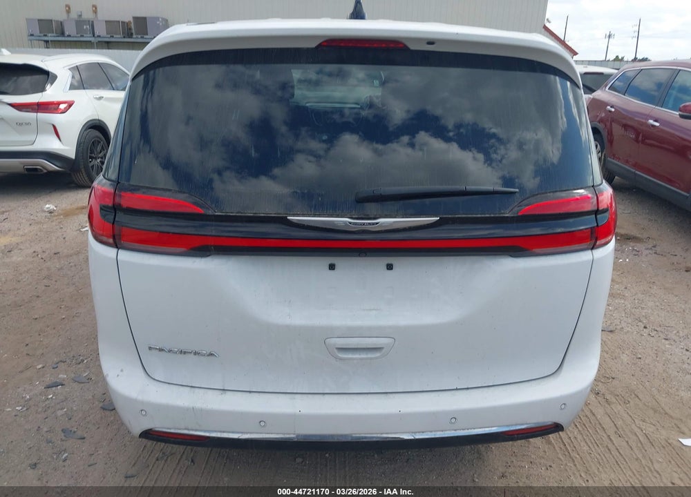 2024 CHRYSLER PACIFICA TOURING L VIN: 2C4RC1BG6RR146422