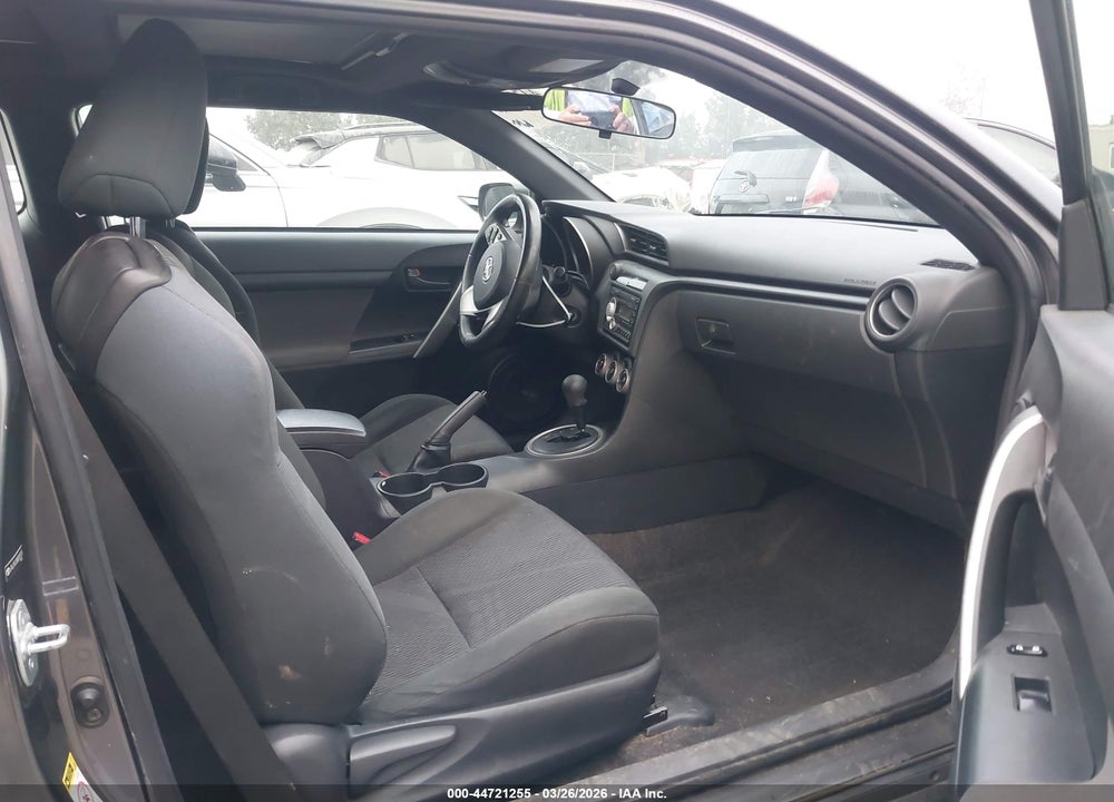 2011 SCION TC VIN: JTKJF5C78B3018135