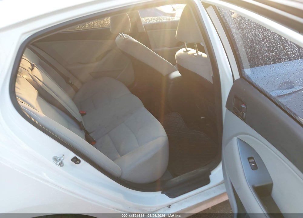 2015 KIA OPTIMA LX VIN: KNAGM4A71F5645173