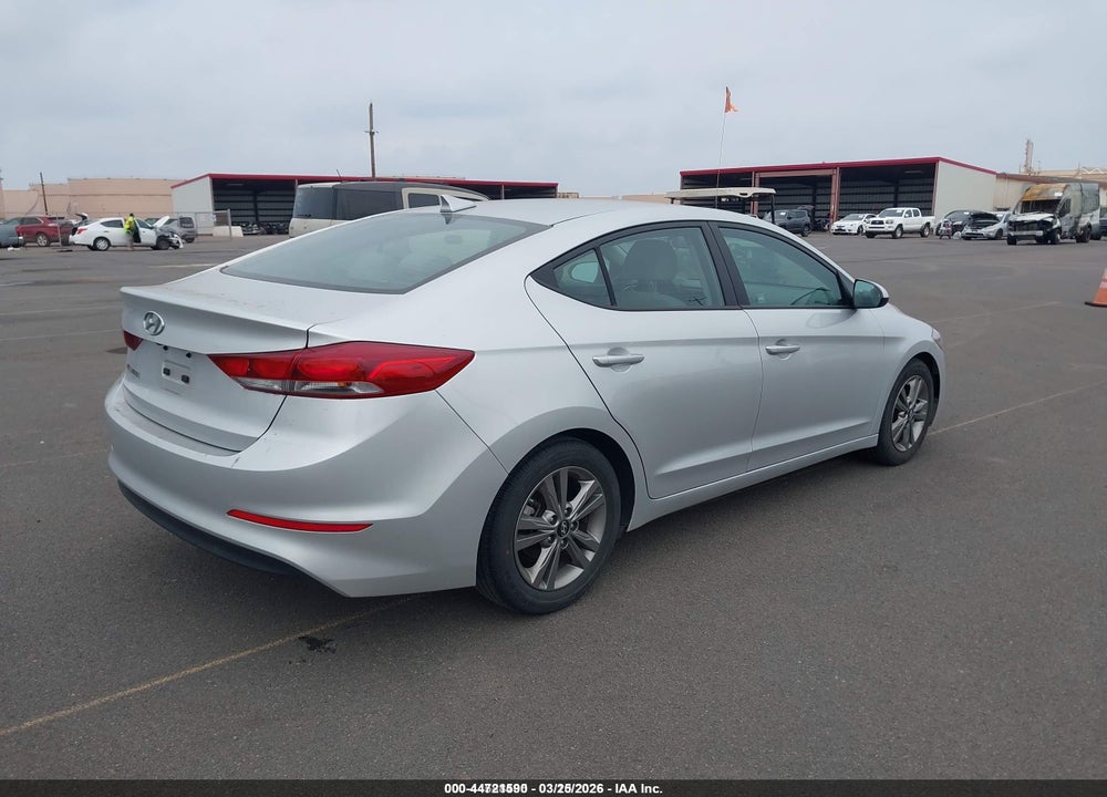 2018 HYUNDAI ELANTRA SEL VIN: 5NPD84LF3JH391912