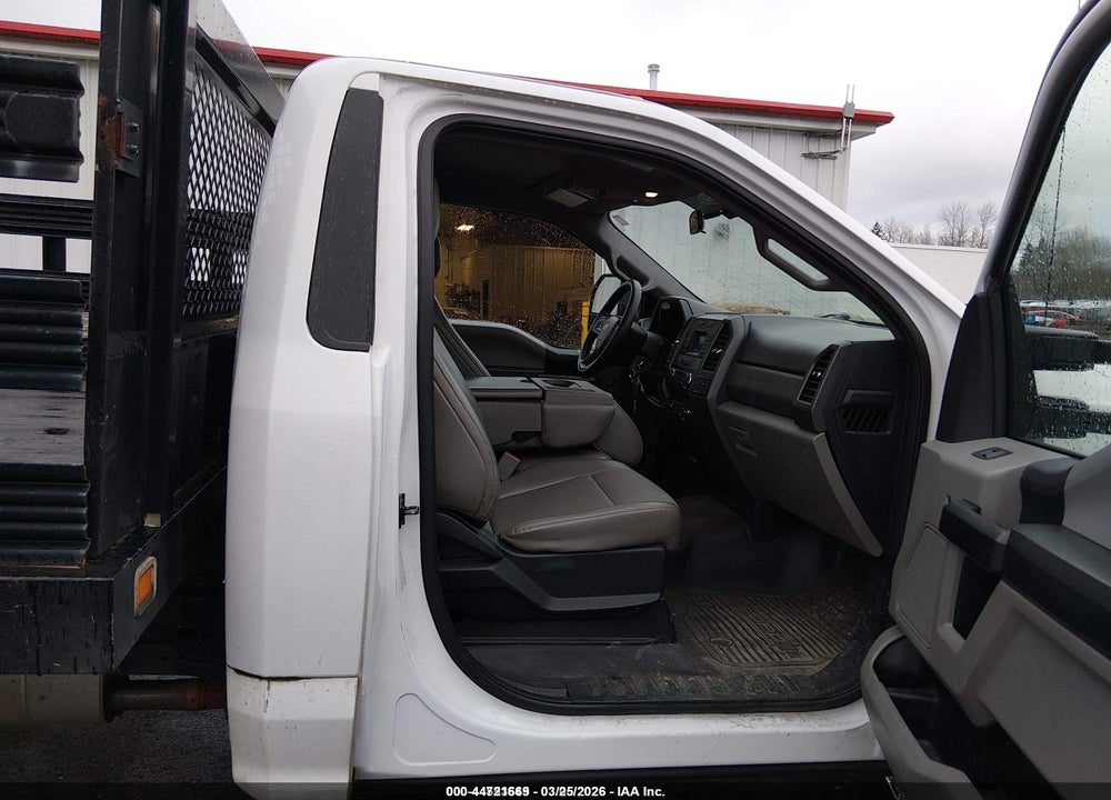2017 FORD F-350 CHASSIS XL VIN: 1FDRF3G6XHEE66059