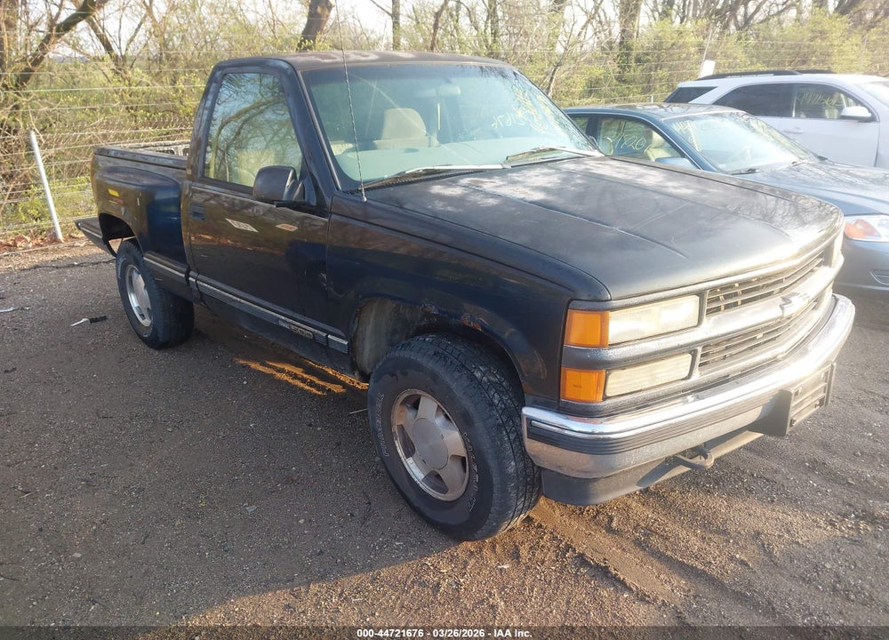 1998 CHEVROLET K1500 SPORTSIDE VIN: 1GCEK14R4WZ105661