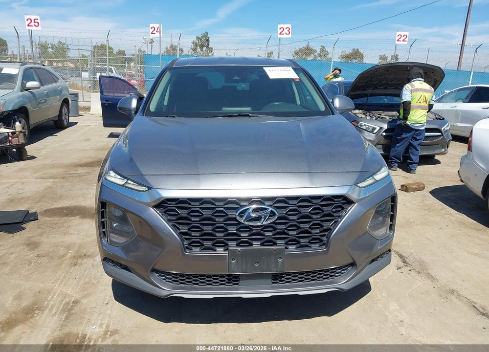 2019 HYUNDAI SANTA FE SE VIN: 5NMS23AD2KH077039