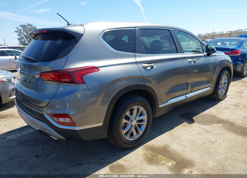 2019 HYUNDAI SANTA FE SE VIN: 5NMS23AD2KH077039