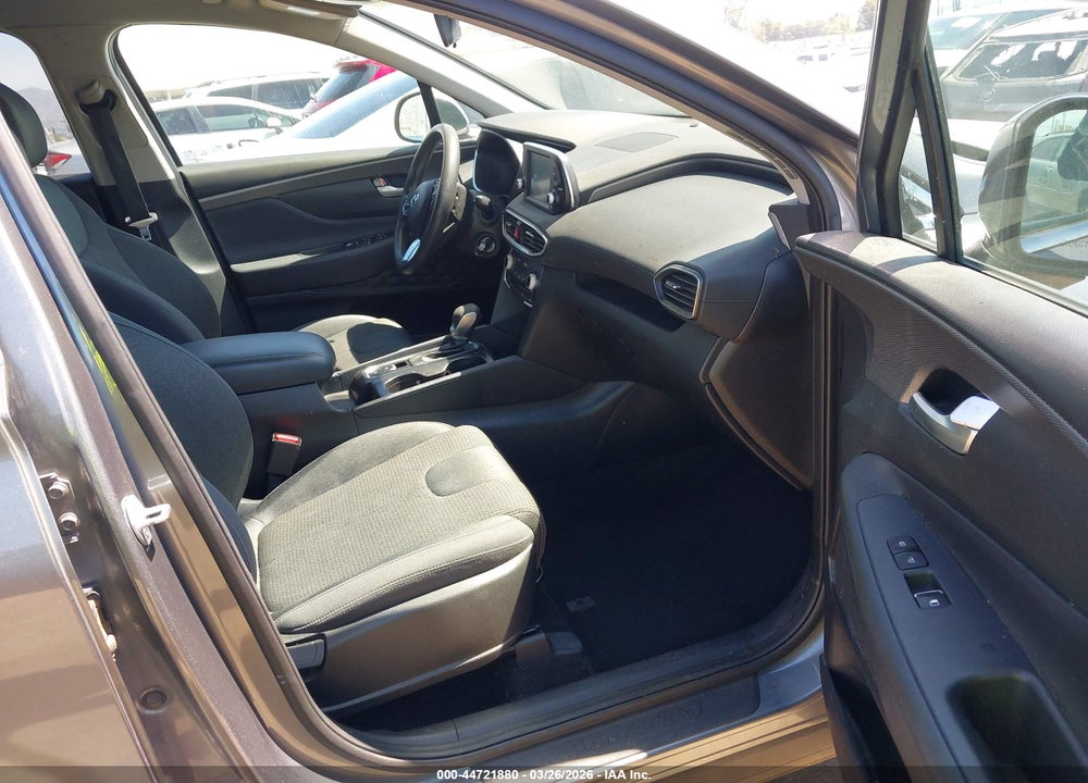 2019 HYUNDAI SANTA FE SE VIN: 5NMS23AD2KH077039