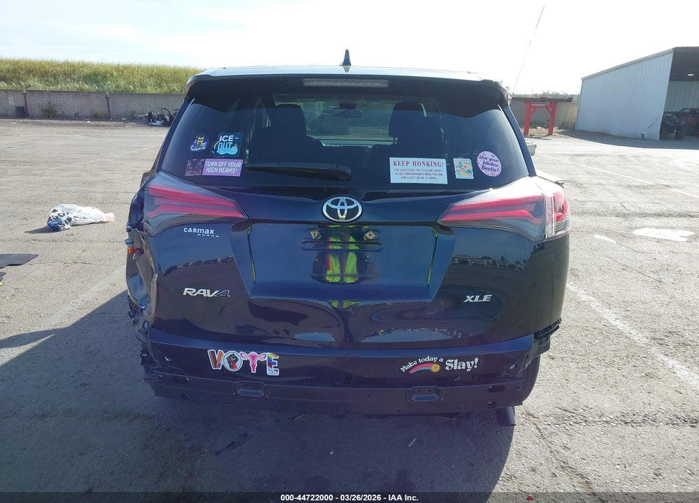 2018 TOYOTA RAV4 XLE VIN: JTMWFREV1JD130686