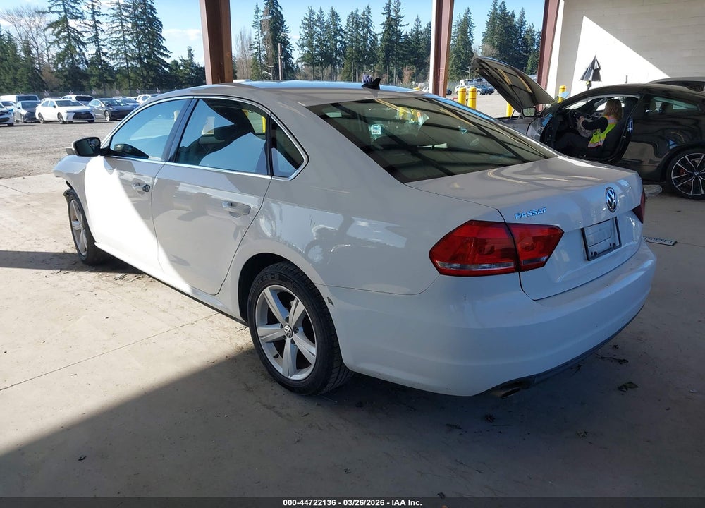 2013 VOLKSWAGEN PASSAT 2.5L SE VIN: 1VWBP7A31DC044323