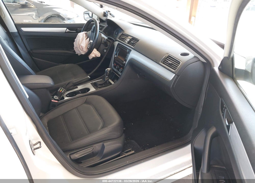 2013 VOLKSWAGEN PASSAT 2.5L SE VIN: 1VWBP7A31DC044323