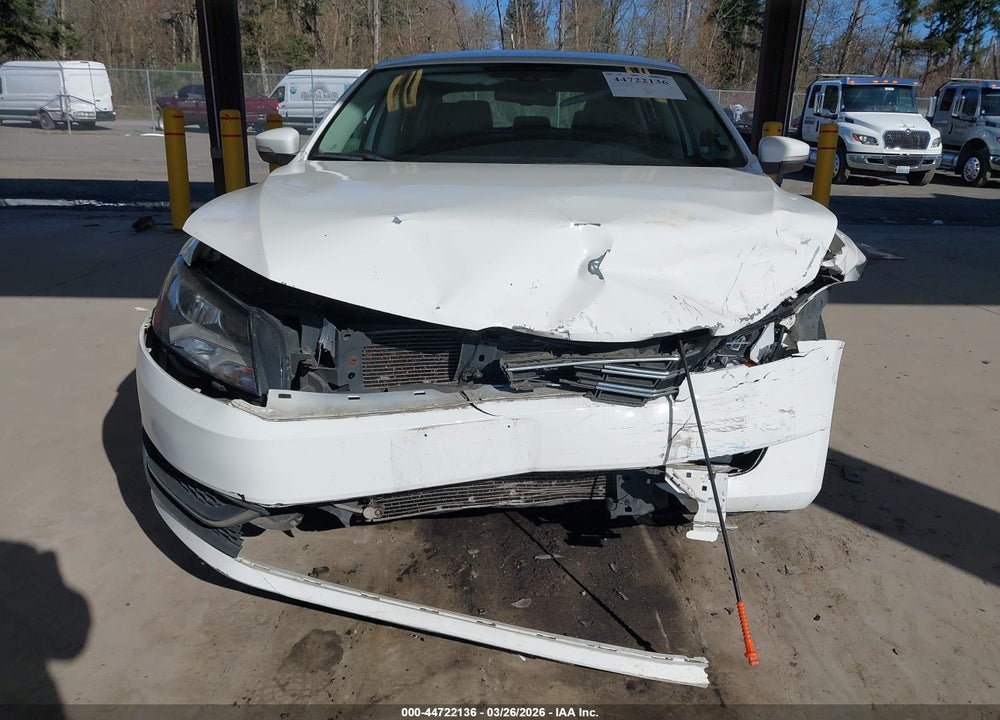 2013 VOLKSWAGEN PASSAT 2.5L SE VIN: 1VWBP7A31DC044323