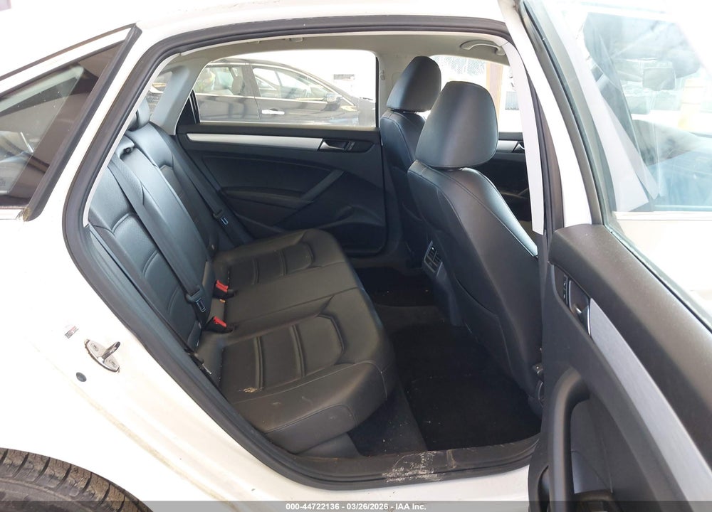 2013 VOLKSWAGEN PASSAT 2.5L SE VIN: 1VWBP7A31DC044323