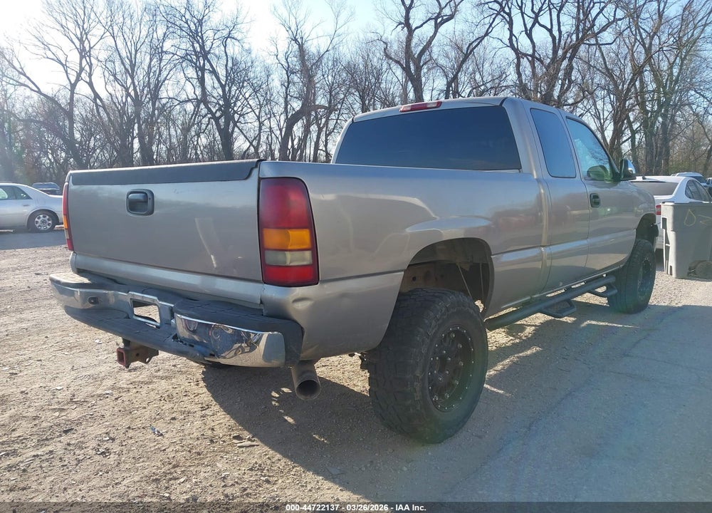 1999 CHEVROLET SILVERADO 1500 LS VIN: 1GCEK19VXXE185787
