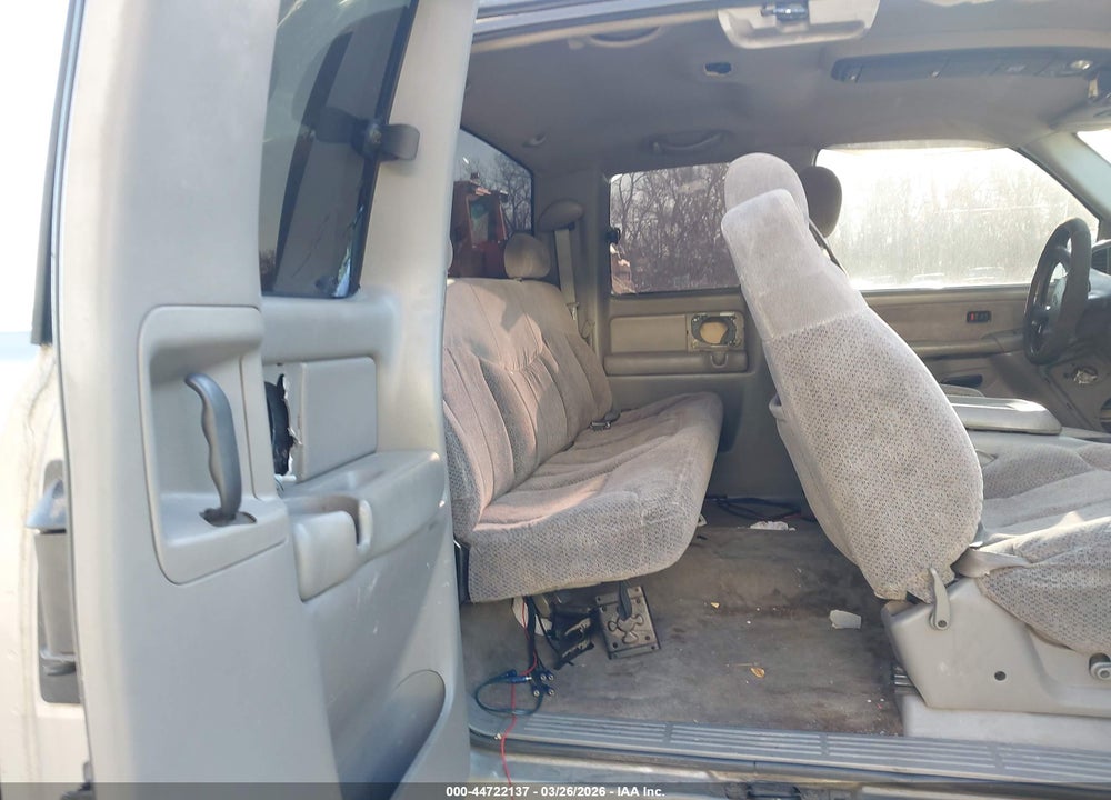 1999 CHEVROLET SILVERADO 1500 LS VIN: 1GCEK19VXXE185787