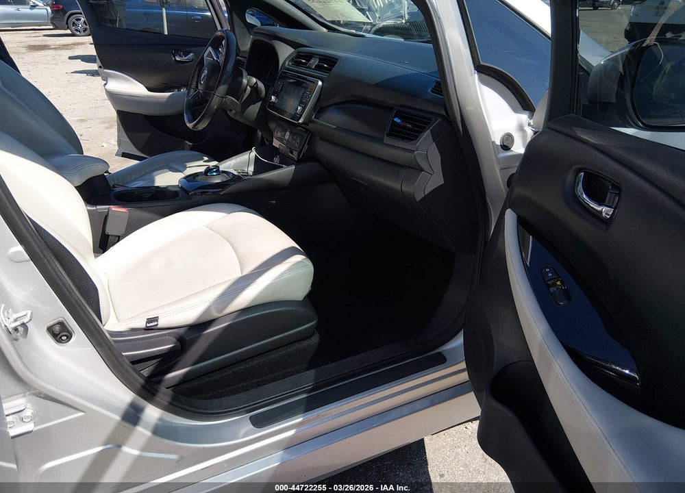 2018 NISSAN LEAF SV VIN: 1N4AZ1CP7JC315120