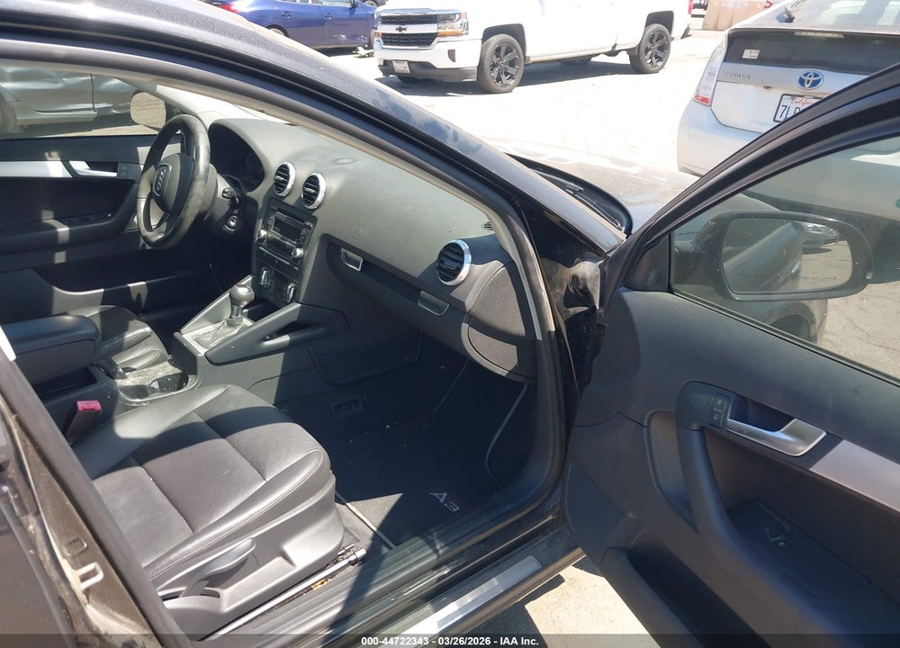2013 AUDI A3 2.0T PREMIUM VIN: WAUKEAFM8DA030290