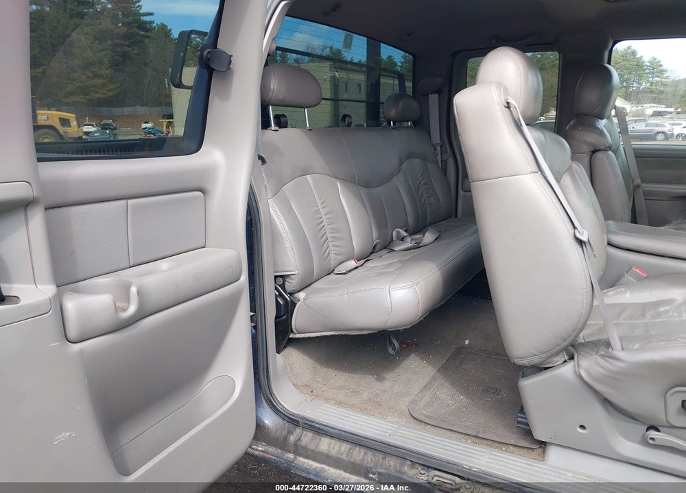 2001 CHEVROLET SILVERADO 2500HD LS VIN: 1GCHK29U51E228532