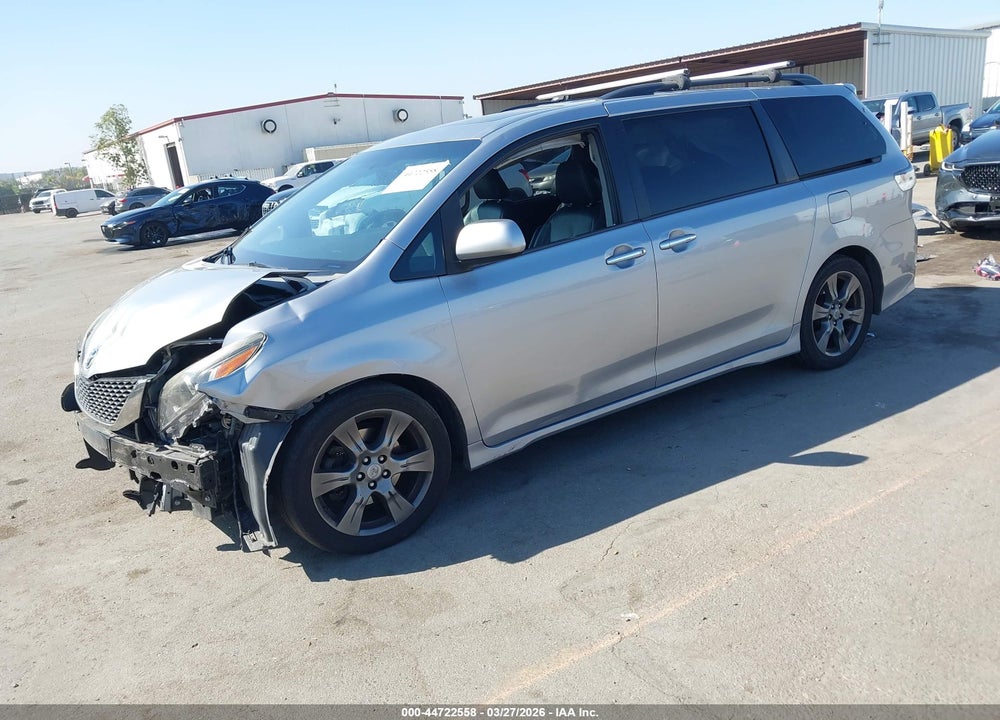 2017 TOYOTA SIENNA SE 8 PASSENGER VIN: 5TDXZ3DC5HS787756