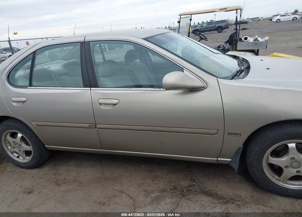 2001 NISSAN ALTIMA GXE VIN: 1N4DL01D31C202203