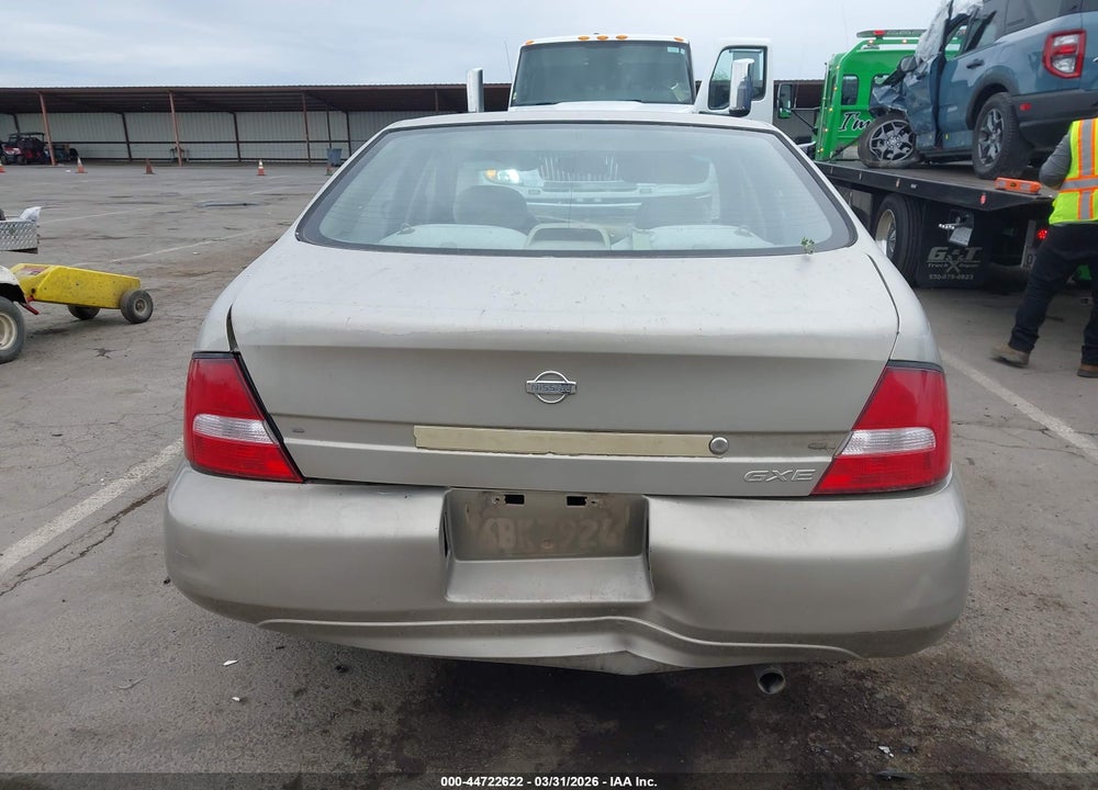 2001 NISSAN ALTIMA GXE VIN: 1N4DL01D31C202203