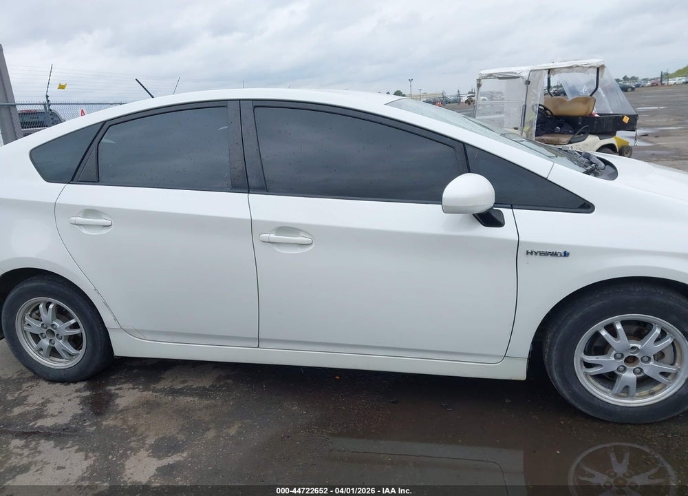 2011 TOYOTA PRIUS TWO VIN: JTDKN3DU5B0290490