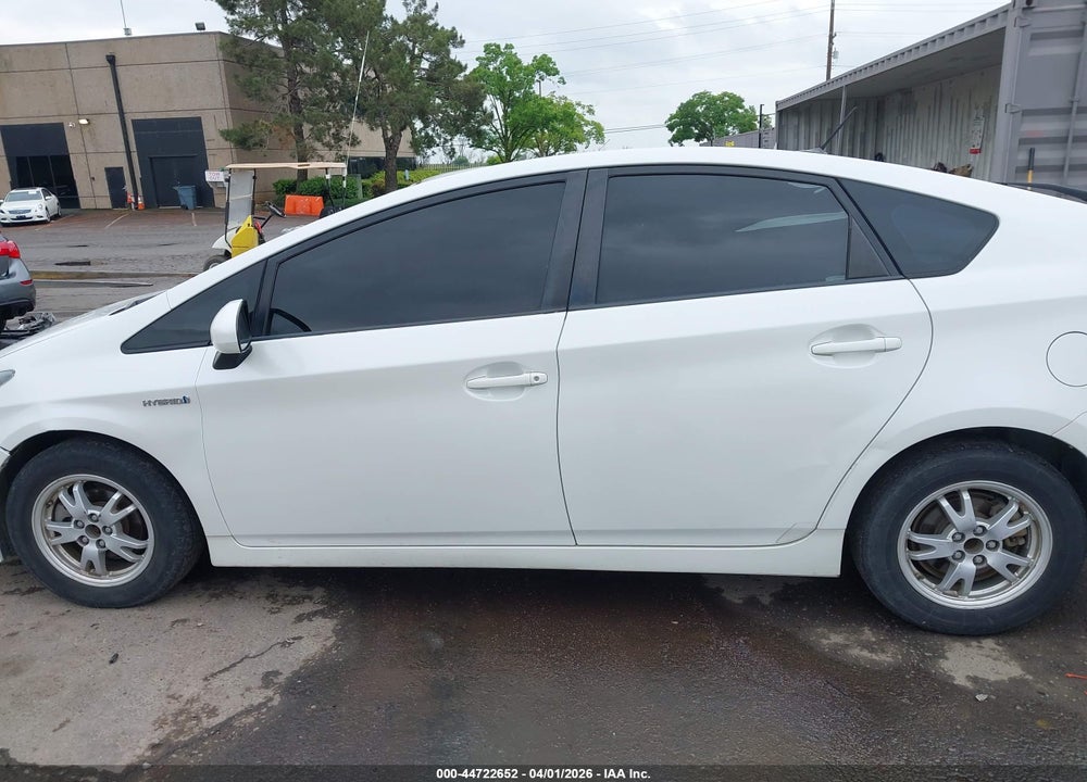 2011 TOYOTA PRIUS TWO VIN: JTDKN3DU5B0290490