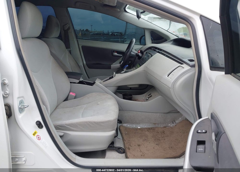 2011 TOYOTA PRIUS TWO VIN: JTDKN3DU5B0290490