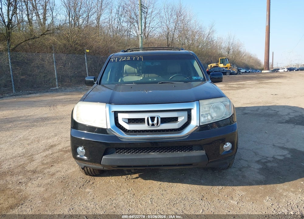 2011 HONDA PILOT TOURING VIN: 5FNYF4H94BB083142