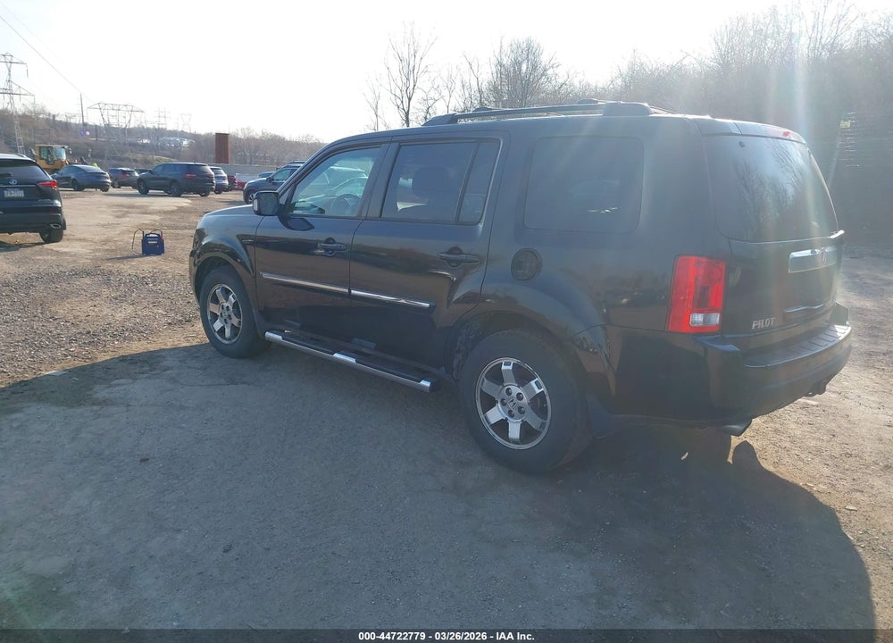 2011 HONDA PILOT TOURING VIN: 5FNYF4H94BB083142