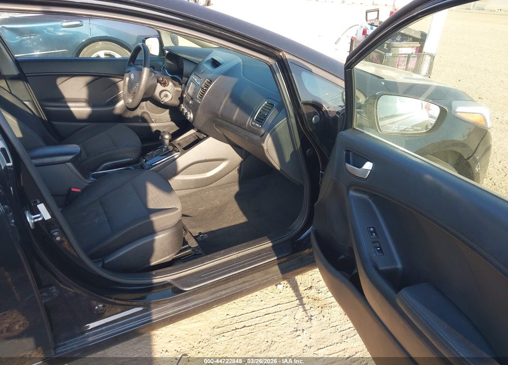 2017 KIA FORTE LX VIN: 3KPFL4A71HE093134