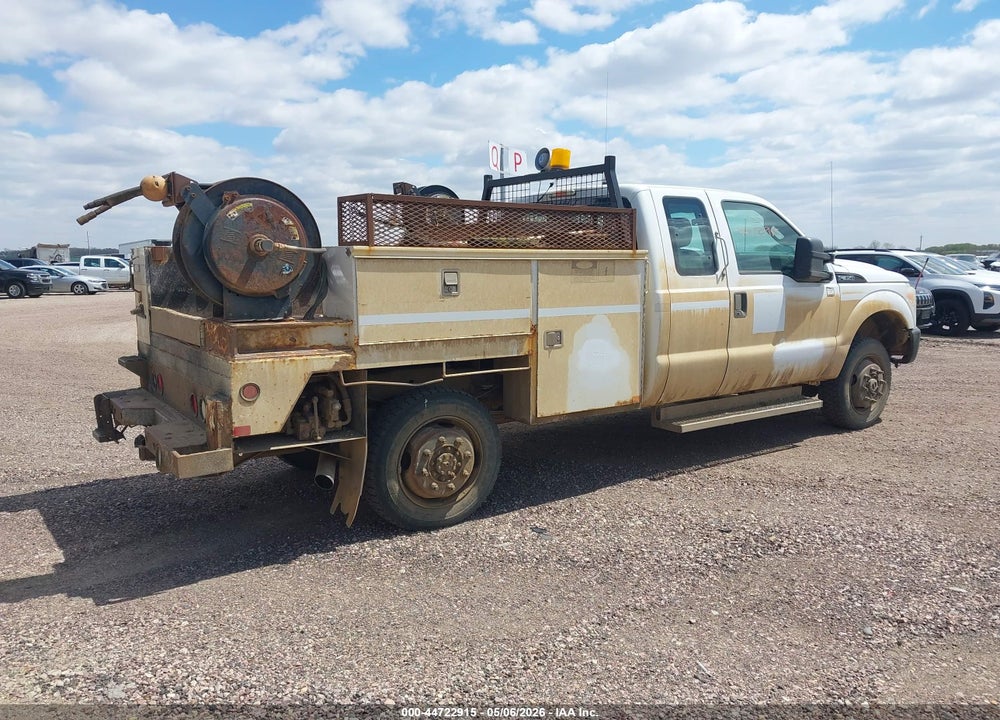 2011 FORD F-350 XL VIN: 1FT8X3B60BEA02516