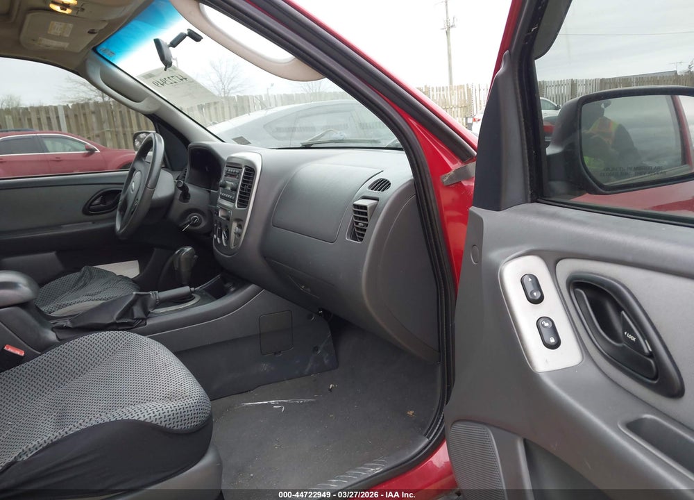 2005 FORD ESCAPE XLT VIN: 1FMYU93155DA12821