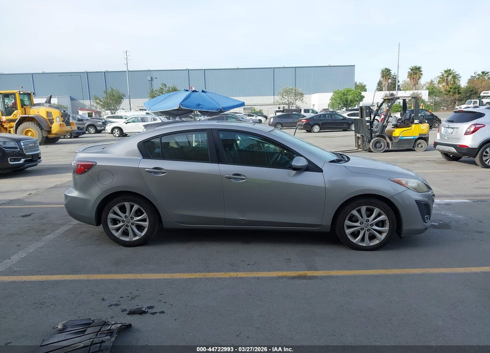 2011 MAZDA 3 S SPORT VIN: JM1BL1U69B1385656