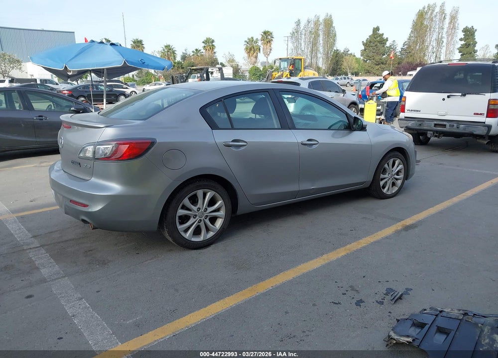 2011 MAZDA 3 S SPORT VIN: JM1BL1U69B1385656