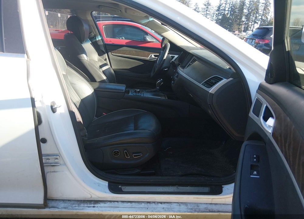 2015 HYUNDAI GENESIS 3.8 VIN: KMHGN4JE5FU048365