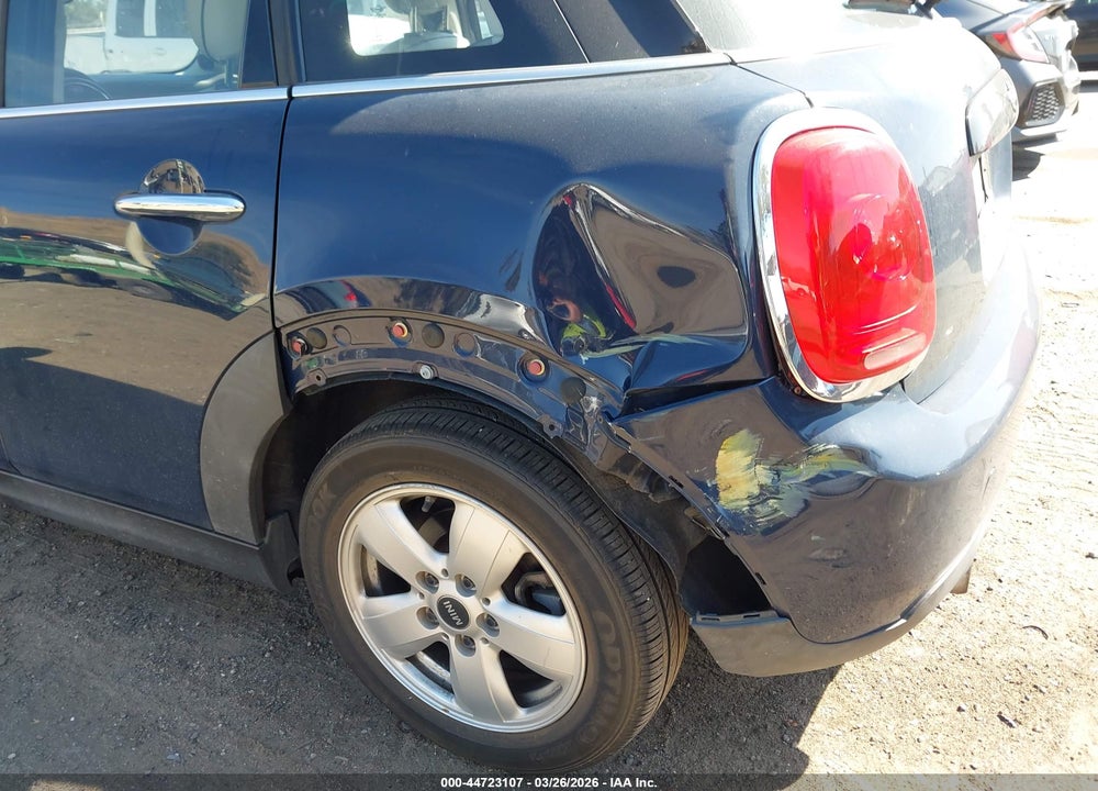2017 MINI HARDTOP COOPER VIN: WMWXU1C51H2E18437