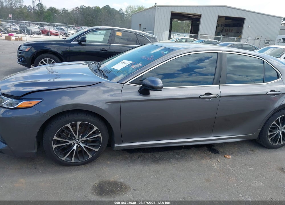 2018 TOYOTA CAMRY SE VIN: 4T1B11HKXJU535702