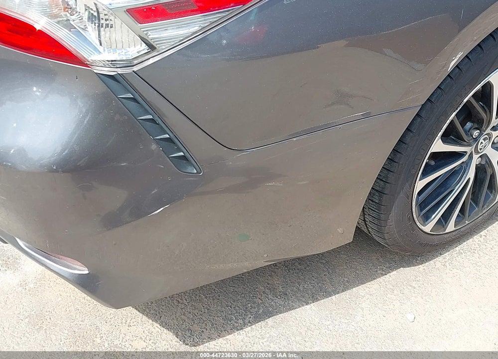 2018 TOYOTA CAMRY SE VIN: 4T1B11HKXJU535702