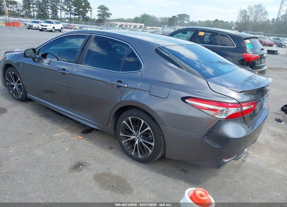 2018 TOYOTA CAMRY SE VIN: 4T1B11HKXJU535702