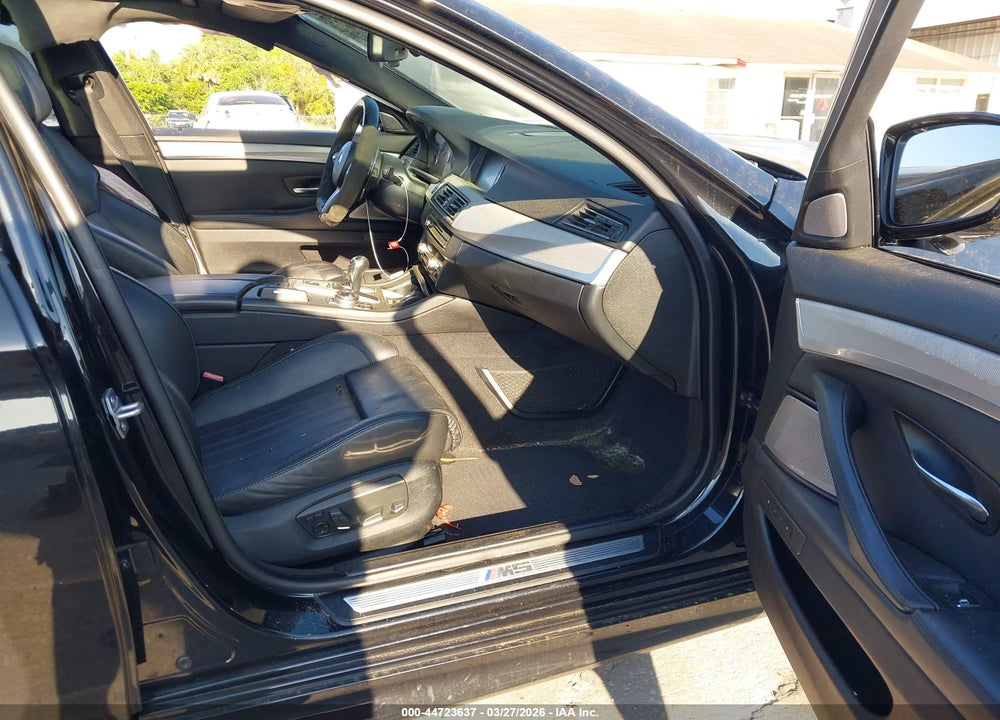 2014 BMW M5 VIN: WBSFV9C54ED593765