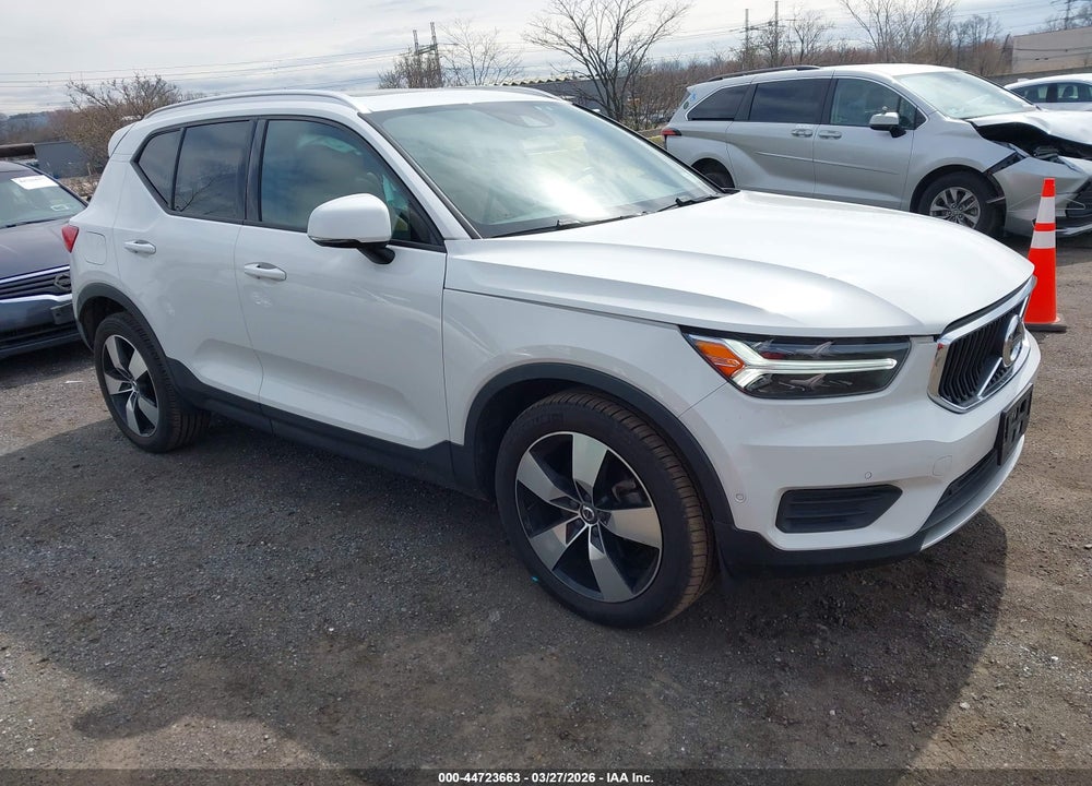 2019 VOLVO XC40 T5 MOMENTUM VIN: YV4162UK6K2123056