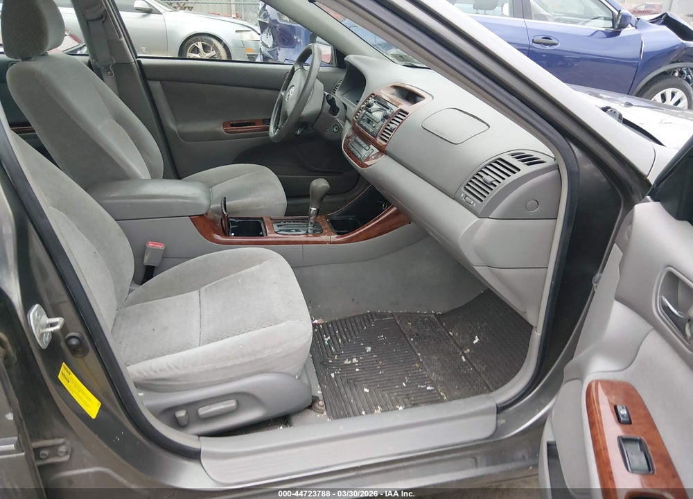 2002 TOYOTA CAMRY XLE VIN: 4T1BE30K32U631460