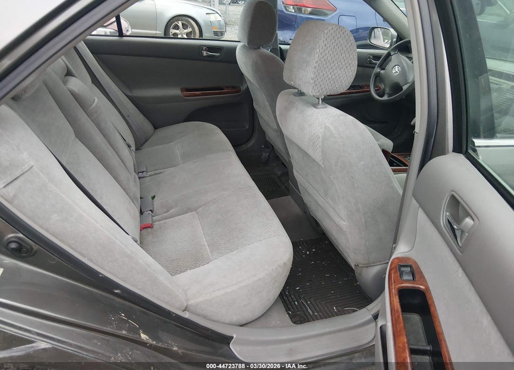 2002 TOYOTA CAMRY XLE VIN: 4T1BE30K32U631460