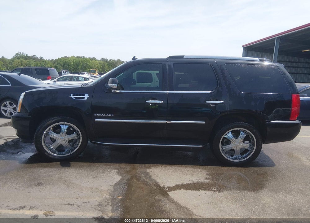2011 CADILLAC ESCALADE STANDARD VIN: 1GYS3AEF1BR207976