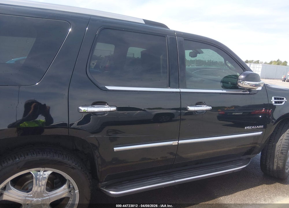 2011 CADILLAC ESCALADE STANDARD VIN: 1GYS3AEF1BR207976