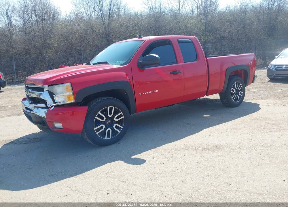 2011 CHEVROLET SILVERADO 1500 LT VIN: 1GCRKSE36BZ279095