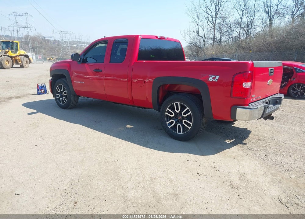 2011 CHEVROLET SILVERADO 1500 LT VIN: 1GCRKSE36BZ279095