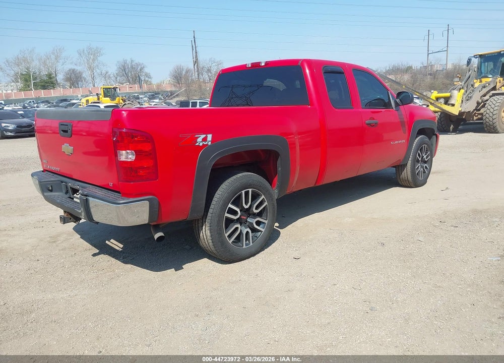 2011 CHEVROLET SILVERADO 1500 LT VIN: 1GCRKSE36BZ279095