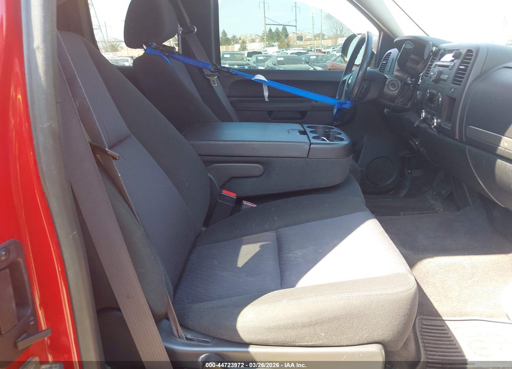 2011 CHEVROLET SILVERADO 1500 LT VIN: 1GCRKSE36BZ279095