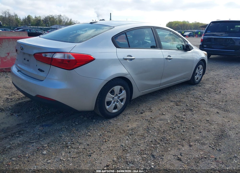 2015 KIA FORTE LX VIN: KNAFK4A69F5330890